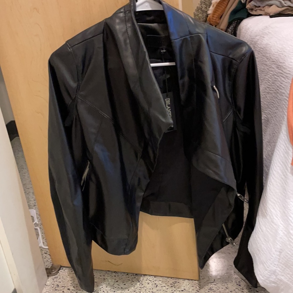leather jacket - Picture 2 of 4